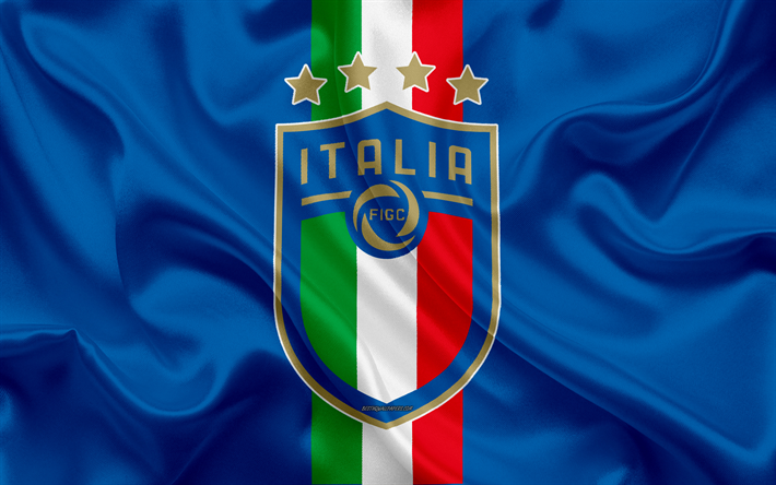 Italian jalkapallomaajoukkue, 4k, uusi logo, silkki tekstuuri, sininen silkki lippu, Italia, uusi tunnus, jalkapallo