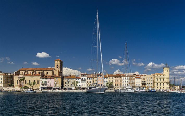 La Ciotat, in costa azzurra, baia, barca a vela, bella cittadina francese, yacht, estivo, costa, mare, citt&#224; di La Ciotat, Francia