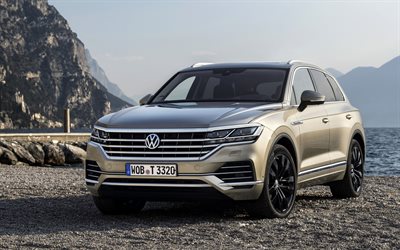 4k, Volkswagen Touareg, 2018, SUV, beige luxury SUV, front view, new beige Touareg, Atmosphere, Volkswagen