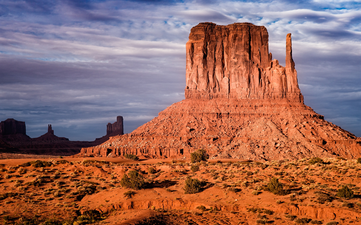 Monument Valley, orange stenar, sunset, kv&#228;ll, &#246;knen, USA, Arizona, Kayenta, Utah, Usa