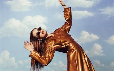 Madelaine Petsch, l'actrice Américaine, photoshoot, bronze manteau, l'actrice populaire, la star Hollywoodienne