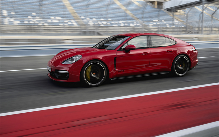 Porsche Panamera GTS, 2018, punainen urheilu coupe, kilparadalla, uusi punainen Panamera GTS, Saksan urheilu autoja, Porsche