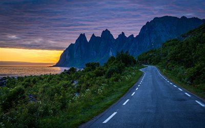 Okshornan Peaks, evening, sunset, Norwegian Sea, Tungeneset, Senja Island, mountain landscape, seascape, Norway