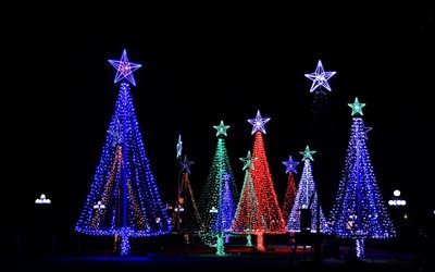 メリークリスマス, ネオンのクリスマスツリー, 夜, 通り, 冬, 雪, 光るクリスマスツリー, 新年, クリスマス