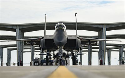 McDonnell Douglas F-15E Strike Eagle, F-15, American caccia-bombardiere, vista frontale, aeroporto militare, aeronautica, aerei da combattimento