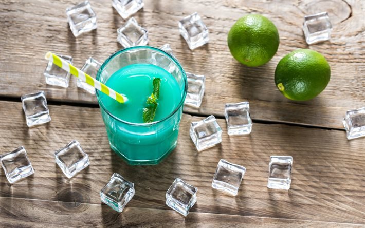 Sininen laguuni, kes&#228;cocktail, Curacao-lik&#246;&#246;ri, sinilik&#246;&#246;ri, vodka, limonadi, sininen laguuniresepti