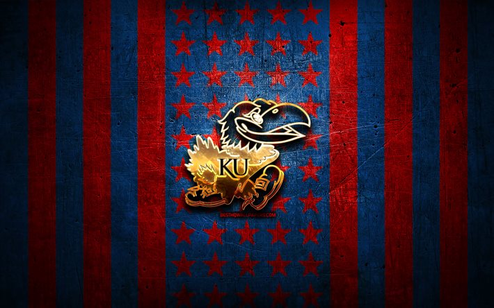 Kansas &#220;niversitesi Jayhawk bayrağı, NCAA, kırmızı mavi metal arka plan, Amerikan futbol takımı, University of Kansas Jayhawk logosu, amerikan futbolu, altın logo, Kansas Jayhawk &#220;niversitesi