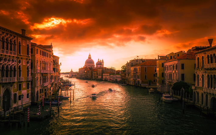 Venedig, sunset, kanalen, italienska landm&#228;rken, gondolerna, turism, Europa, Italien
