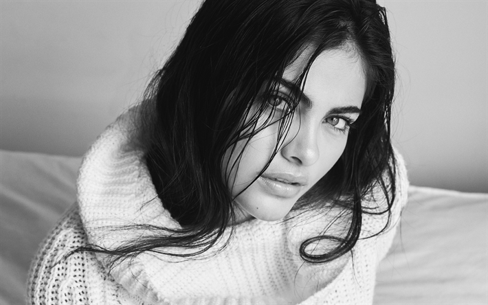 Sara Orrego, musta ja valkoinen muotokuva, ruskeaverikk&#246;, valokuva ampua, kaunis nainen