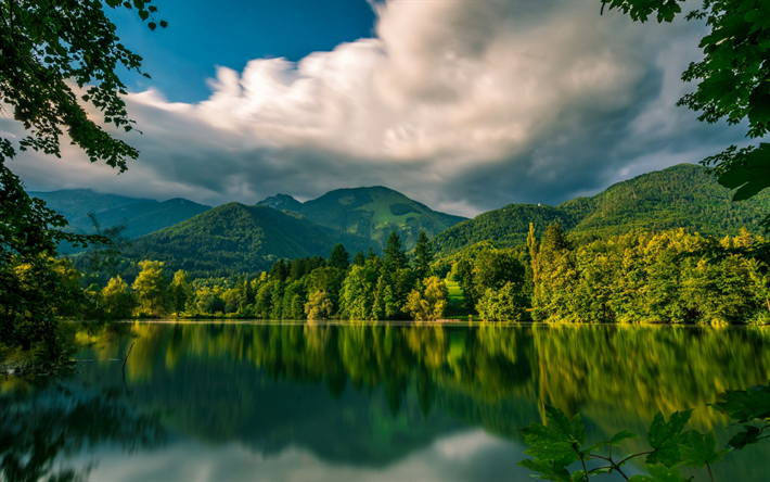 Sj&#246;n Crnava, mountain lake, v&#229;ren, bergslandskapet, skogen, Preddvor, Slovenien