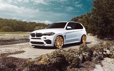 BMW X5 M, 2018, 4k, blanc VUS de luxe, de r&#233;glage, de l&#39;or roues, blanc x 5m, voitures allemandes, BMW