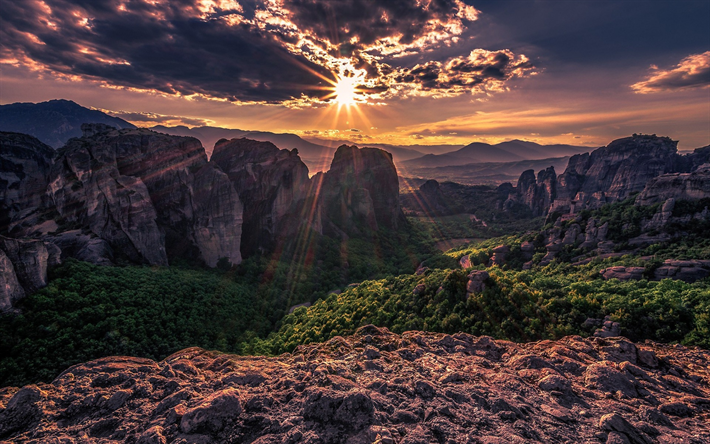 Tesalia, Meteora, valle de la monta&#241;a, puesta del sol, monta&#241;as, bosque, paisaje de monta&#241;a, Grecia