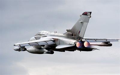 Panavia Tornado GR4, de la Royal Air Force, GR4A, Reino Unido, British caza-bombardero, avi&#243;n militar