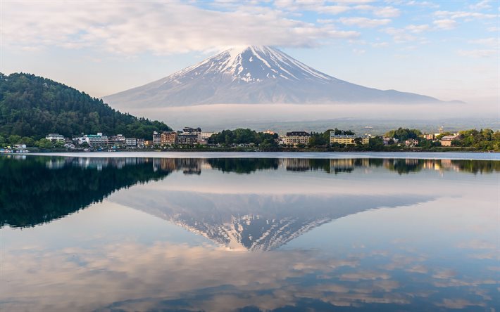 Le mont Fuji, Fujisan, Fujiyama, Stratovolcan, soir, coucher de soleil, paysage de montagne, volcan, Honshu, Japon