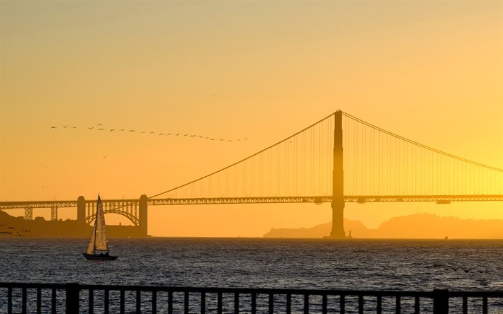 Golden Gate Bridge, sera, tramonto, barca a vela, Golden Gate Strait, San Francisco, California, USA