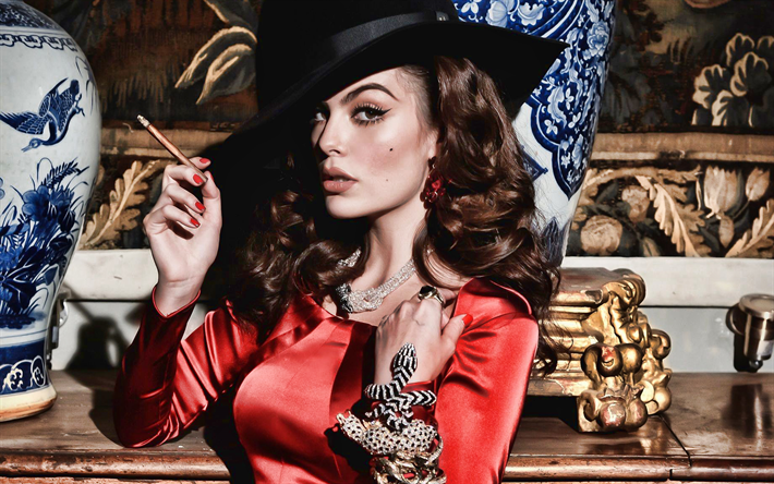 Ximena Navarrete, photoshoot, attrice messicana, in abito rosso, bellissima donna messicana