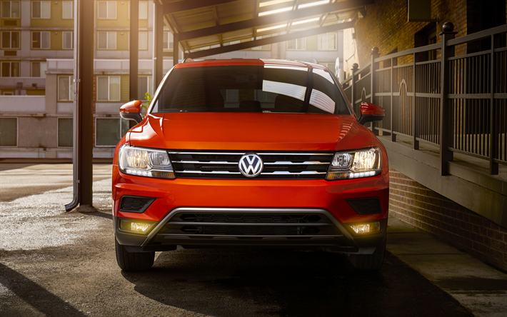 Volkswagen Tiguan, vista frontal, 2018 carros, 4k, cruzamentos, vermelho Tiguan, carros alem&#227;es, Volkswagen