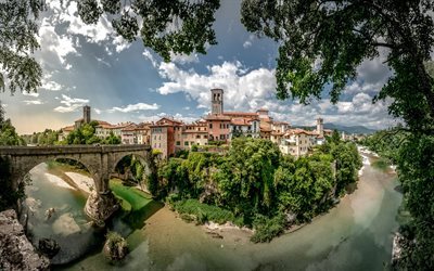 Cividale del Friuli, Italia, puente, r&#237;o Natizon, Alpes