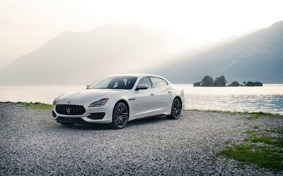 Maserati Quattroporte GTS, 2019, exterior, vista de frente, plata limusina, plata nueva Quattroporte GTS, los autos italianos, Maserati