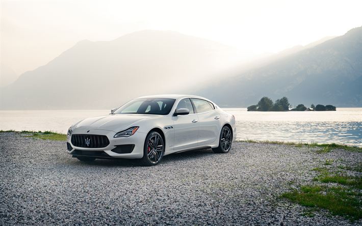 Maserati Quattroporte GTS, 2019, &#224; l&#39;ext&#233;rieur, vue de face, de l&#39;argent berline, argent nouvelle Quattroporte GTS, italien voitures, Maserati