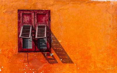 mur orange, rouge, fen&#234;tre en bois, &#224; l&#39;ombre de la fen&#234;tre, sur le mur