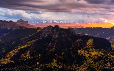 paisagem de montanha, rochas, floresta, noite, p&#244;r do sol, Colorado, Estados Unidos