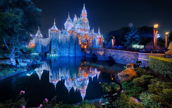 Disneyland, il Castello della bella Addormentata, Anaheim, USA, castello delle fiabe, Fantasyland, di notte, in California
