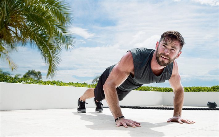 Chris Hemsworth, australisk sk&#229;despelare, Hollywood-stj&#228;rna, tr&#228;ning, push-ups, fitness, popul&#228;ra sk&#229;despelare