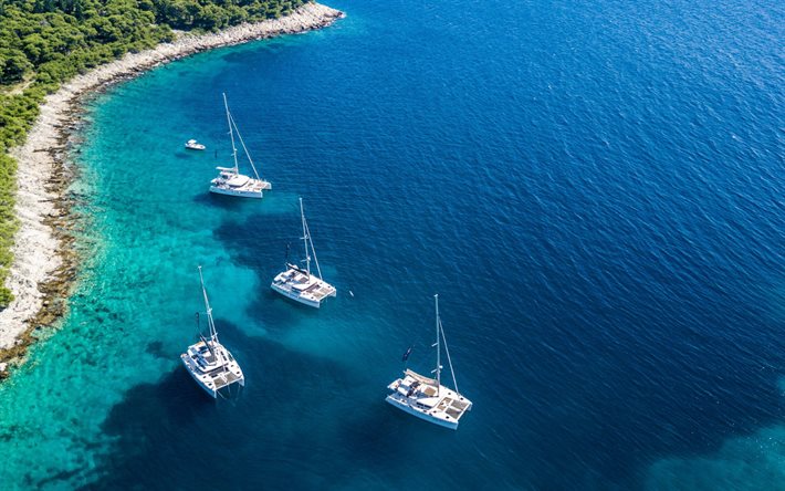 Mare Adriatico, costa, yacht, barche a vela, bellissimo mare, estate, Croazia