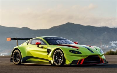 Aston Martin Vantage GTE Yarış arabası, 2018, 4 k, parlak yeşil Vantage, spor coupe, İngiliz spor araba, Aston Martin