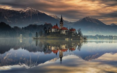 Pilgrimage Church of the Assumption of Maria, Lake Bled, evening, sunset, Alps, mountain landscape, church on the island, Bled, Slovenia, Bled Island Church