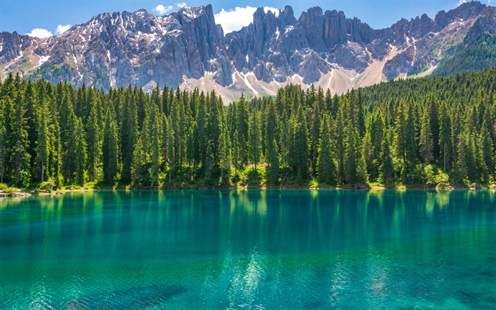 Le lac de Carezza, le Tyrol du Sud &#224; Bolzano, montagne, lac, paysage, Dolomites, Italie
