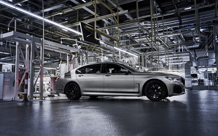 BMW 7, BMW G11, luxury silver sedan, side view, new cars, new silver 7-series, tuning BMW 7, German cars, BMW