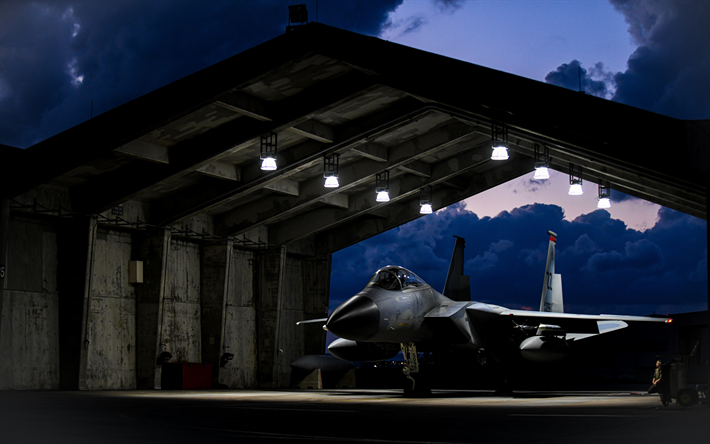 mcdonnell douglas f-15 eagle, f-15c, amerikanischer j&#228;ger im hangar, usaf, nachtwache, amerikanische kampfflieger
