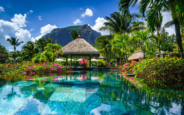 Mauritius, isola tropicale, paesaggio di montagna, palme, hotel di lusso, piscina