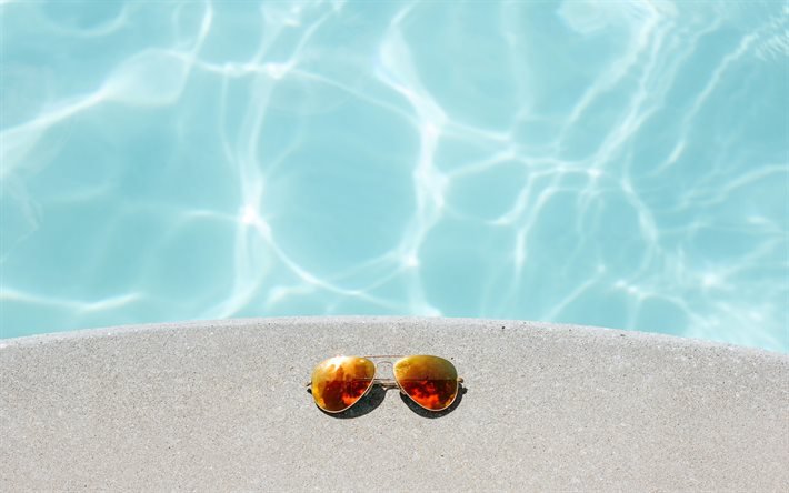 lunettes de soleil au bord de la piscine, concepts de voyage d&#39;&#233;t&#233;, lunettes de soleil, piscine, &#233;t&#233;, tourisme, voyage d&#39;&#233;t&#233;