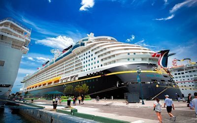 cruise liner, nassau, bahamas, walt disney