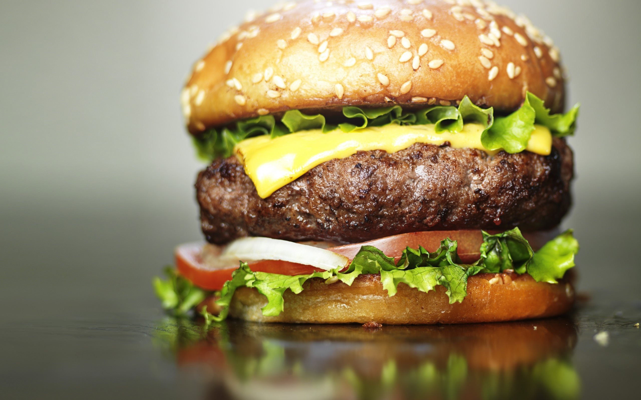 ダウンロード画像 ハンバーグ 高速食品 チーズバーガー サンドイッチ 画面の解像度 2560x1600 壁紙デスクトップ上
