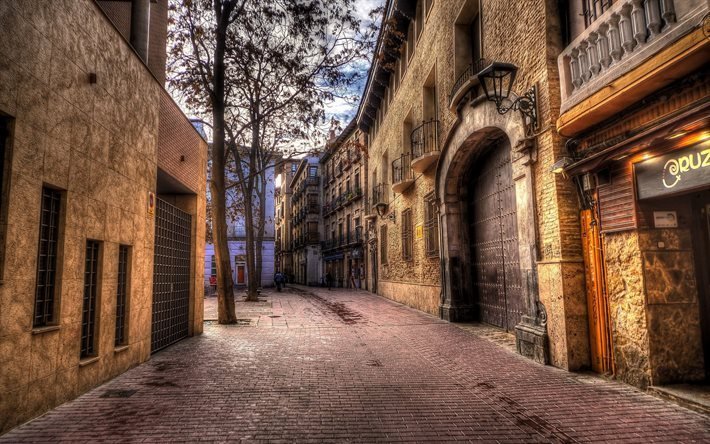 old street, kullerstenarna, zaragoza, spanien