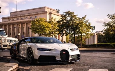 Bugatti Chiron, 2018, 4k, luxury hypercar, valkoinen musta Chiron, ulkoa, Ruotsin supercars, Bugatti