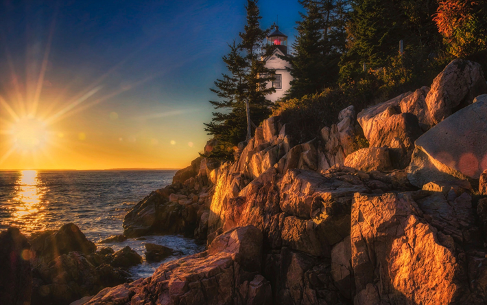 Mount Desert, puesta de sol, la noche, el faro, Bass Harbor Head Lighthouse, Blue Hill Bay, el Parque Nacional Acadia, Maine, estados UNIDOS