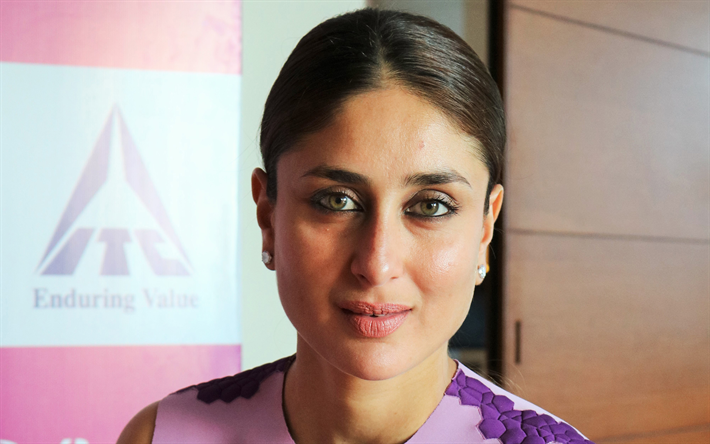 Kareena Kapoor, Indian film actress, 4k, smile, portrait, brunette, Bollywood, beautiful women, Indian women