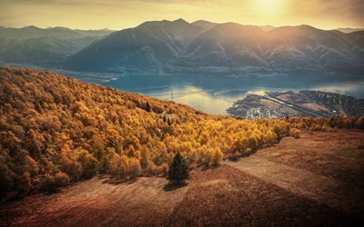Le lac Majeur, les Alpes, les montagnes, automne, paysage de montagne, le jaune de la for&#234;t, du Tessin, de Locarno, Suisse