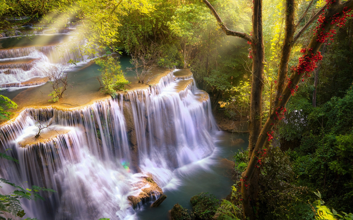 Huai Mae Khamin, vattenfall, regnskogen, kv&#228;ll, solstr&#229;lar, Kanchannaburi, Thailand