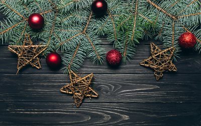 Noel ağacı, ahşap gri arka plan, 2018, demir yıldız, Yeni Yıl, kırmızı Noel topları