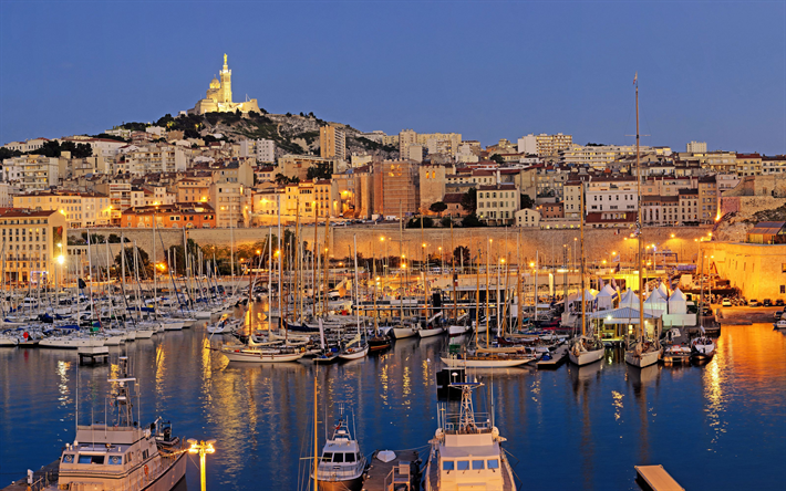 Marseille, ville, coucher de soleil, le port de la ville, de soir&#233;e, des yachts, des bateaux, France