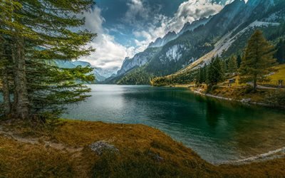 lago de monta&#241;a, la primavera, el lago de origen glaciar, Alpes, paisaje de monta&#241;a, bosque