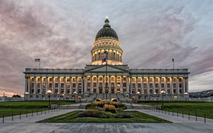 Utah State Capitol, Salt Lake City, soir&#233;e, coucher du soleil, drapeau USA, m&#226;t, Utah, &#233;tats-unis, la maison du gouvernement
