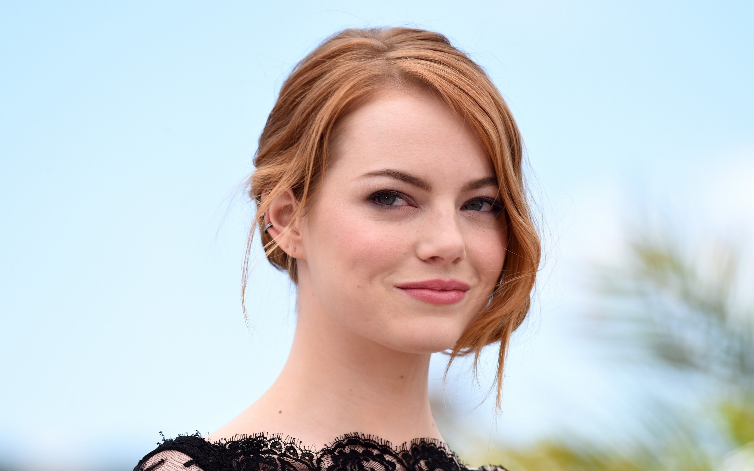 Download Wallpapers Emma Stone American Actress Smiling Woman Red