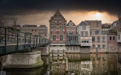 Gorinchem, soir, coucher de soleil, canal, paysage urbain de Gorinchem, rues de Gorinchem, Hollande-Méridionale, Pays-Bas